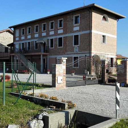 Chiaro Di Luna San Vito al Tagliamento Exterior photo